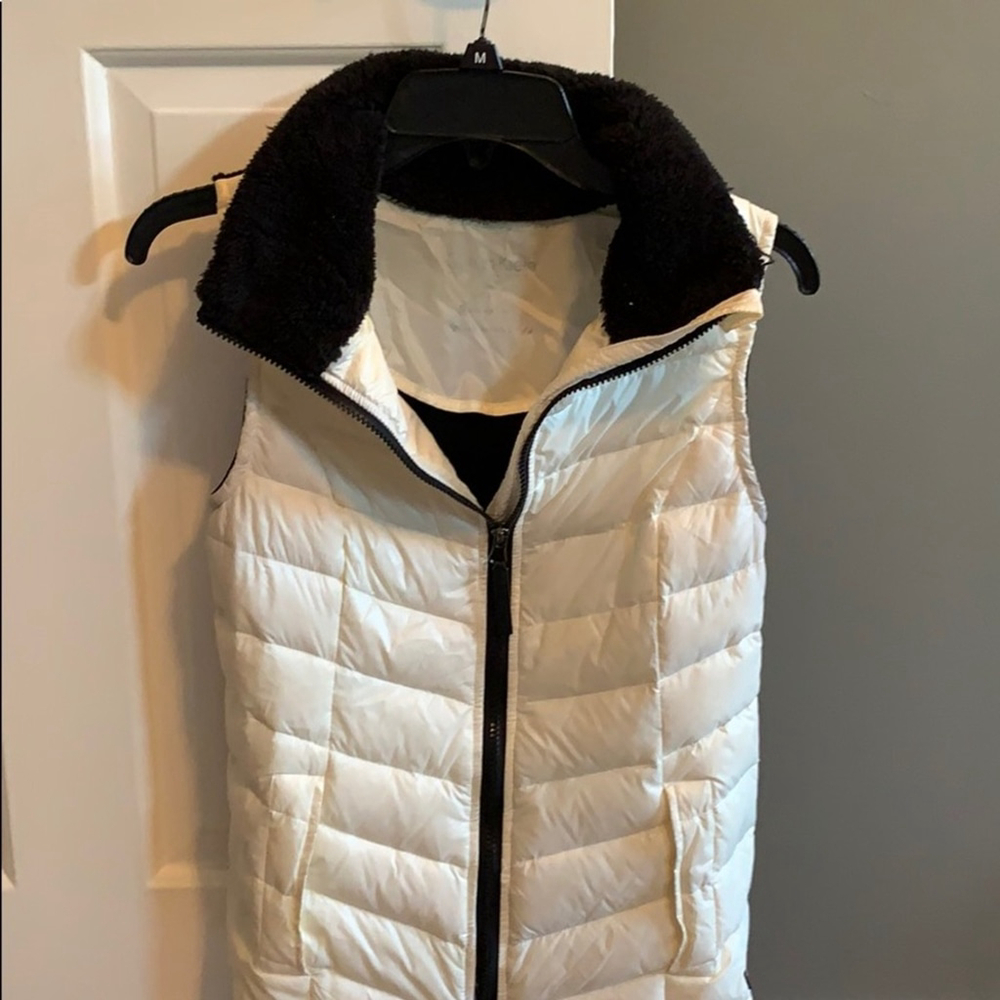Calvin Klein performance vest - Picture 3 of 4